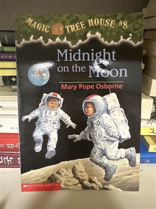 알라딘 중고 Midnight on the Moon Magic Tree House Vol 8 of 28 Paperback