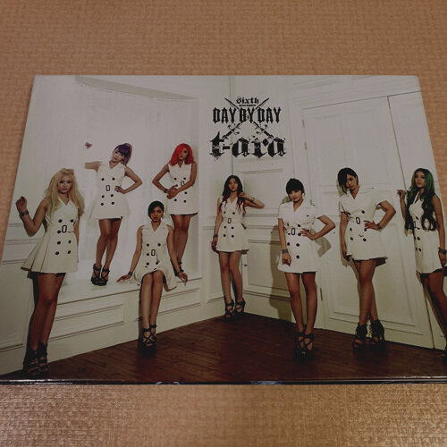 알라딘: [중고] 티아라 - 미니 6집 Day By Day [중고] 티아라 - 미니 6집 Day By Day