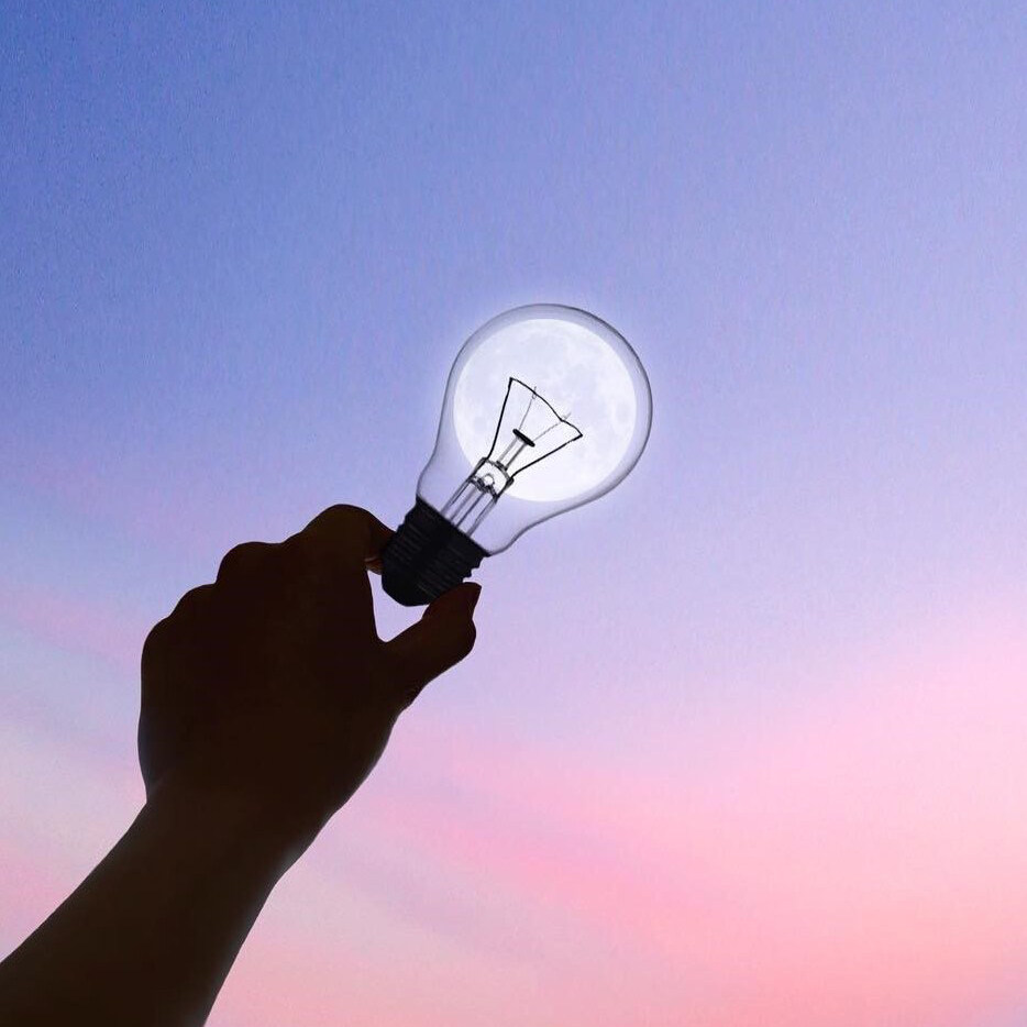 어느 새 주위는 종이로 한 가득