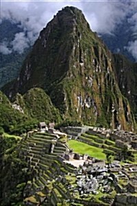 The Incan Ruins of Machu Picchu in Peru South America Journal: 150 Page Lined Notebook/Diary (Paperback)
