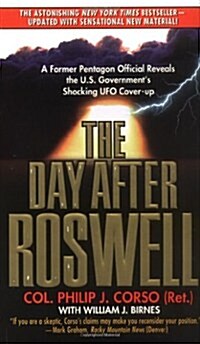 The Day After Roswell (Mass Market Paperback)