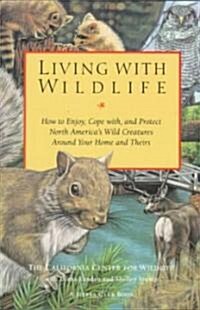Living With Wildlife (Paperback)