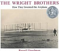 [중고] The Wright Brothers: How They Invented the Airplane (Paperback)