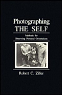 Photographing the Self (Hardcover)