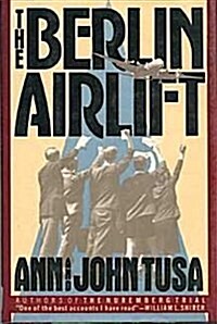 The Berlin Airlift (Hardcover)