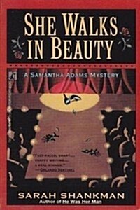 She Walks in Beauty (Mass Market Paperback, Reprint)