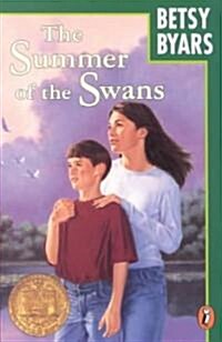 The Summer of the Swans (Paperback)