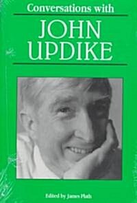 Conversations With John Updike (Paperback)