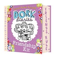 Dork Diaries Friendship Box Set 도크 다이어리 우정 박스 세트 (Box with magnet closur) - (하드커버 도서 1권, 노트, 스티커, 우정 카드, 우정 팔찌, 볼펜)