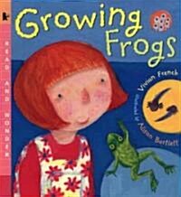 Growing Frogs (Paperback)