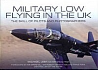 Mililtary Low Flying Aircraft (Hardcover)