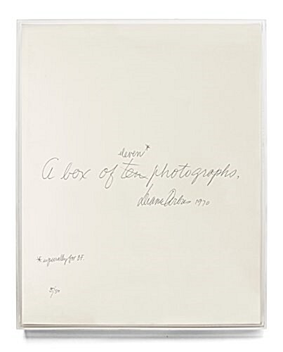 Diane Arbus: A Box of Ten Photographs (Hardcover)
