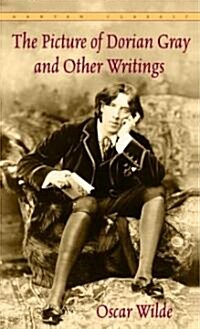 The Picture of Dorian Gray and Other Writings (Mass Market Paperback)