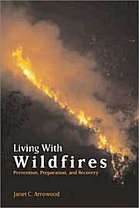 Living With Wildfires (Paperback)