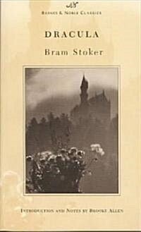 Dracula (Barnes & Noble Classics Series) (Mass Market Paperback)