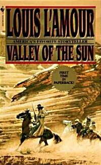 Valley of the Sun: Stories (Mass Market Paperback)