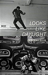 Looks Like Daylight: Voices of Indigenous Kids (Paperback)