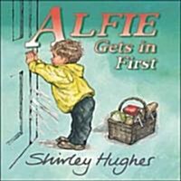 Alfie Gets in First (Paperback, New)