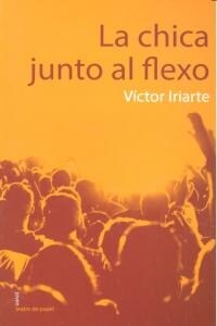 LA CHICA JUNTO AL FLEXO(+12 ANOS) (Paperback)