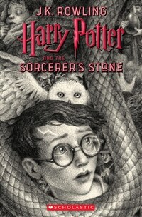 Harry Potter and the Sorcerer's Stone (Paperback, 20, Anniversary)