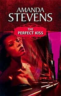 The Perfect Kiss (Paperback)