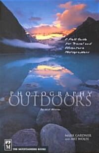 Photography Outdoors (Paperback, 2nd)
