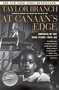 At Canaans Edge: America in the King Years, 1965-68 (Paperback)