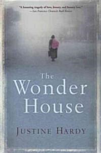 The Wonder House (Paperback)