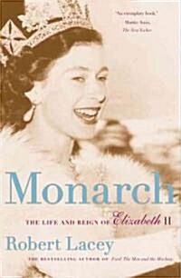 [중고] Monarch: The Life and Reign of Elizabeth II (Paperback)
