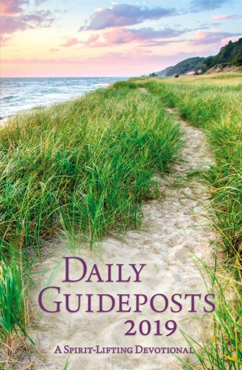 Daily Guideposts 2019: A Spirit-Lifting Devotional (Hardcover)