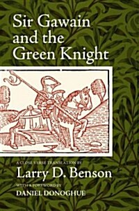 Sir Gawain and the Green Knight: A Close Verse Translation (Paperback)