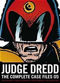 Judge Dredd: The Complete Case Files 05 (Paperback)