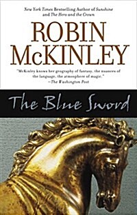 The Blue Sword (Paperback, Reprint)