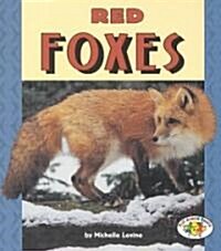 Red Foxes (Paperback)