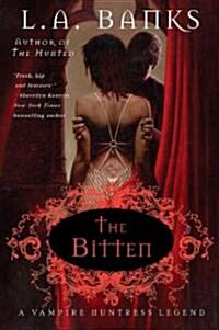 The Bitten: A Vampire Huntress Legend (Paperback)