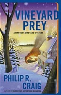 Vineyard Prey: A Marthas Vineyard Mystery (Hardcover)