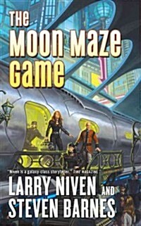 The Moon Maze Game: A Dream Park Novel (Mass Market Paperback)