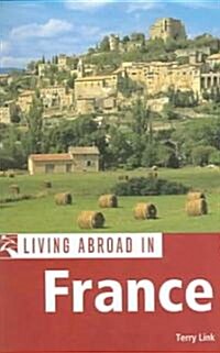 Living Abroad in France (Paperback)