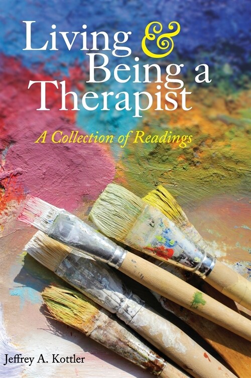 Living and Being a Therapist (Hardcover)