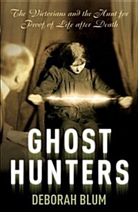 Ghost Hunters (Paperback)