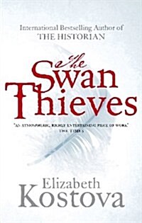 The Swan Thieves (Paperback)