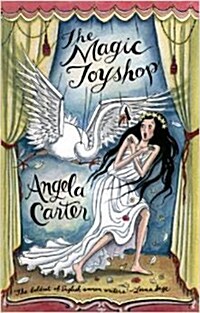 The Magic Toyshop (Paperback)