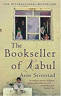 The Bookseller Of Kabul : The International Bestseller - An intimate portrait of Afghani people quite unlike any other SUNDAY TIMES (Paperback)