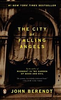 [중고] The City of Falling Angels (Paperback)