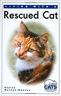 Living with a Rescued Cat (Hardcover)