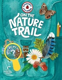 (Backpack explorer)on the nature trail 