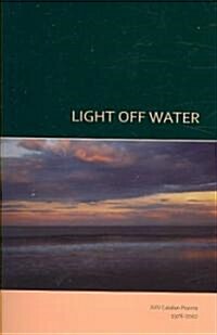 Lights Off Water : XXV Catalan Poems (Paperback)