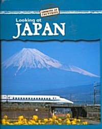 Looking at Japan (Paperback)