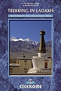Trekking in Ladakh (Paperback)