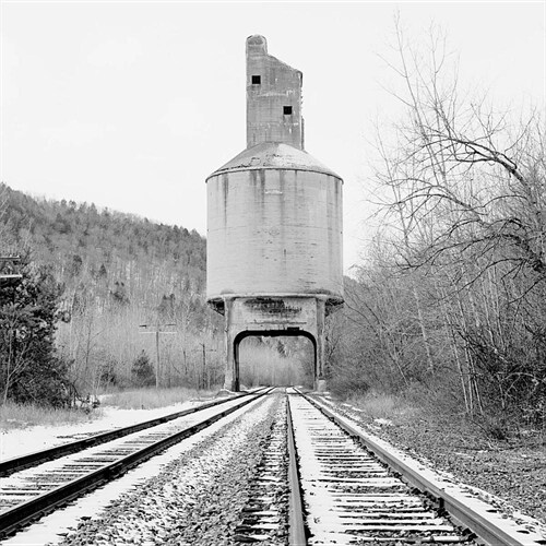 Jeff Brouws: Silent Monoliths: The Coaling Tower Project (Hardcover)